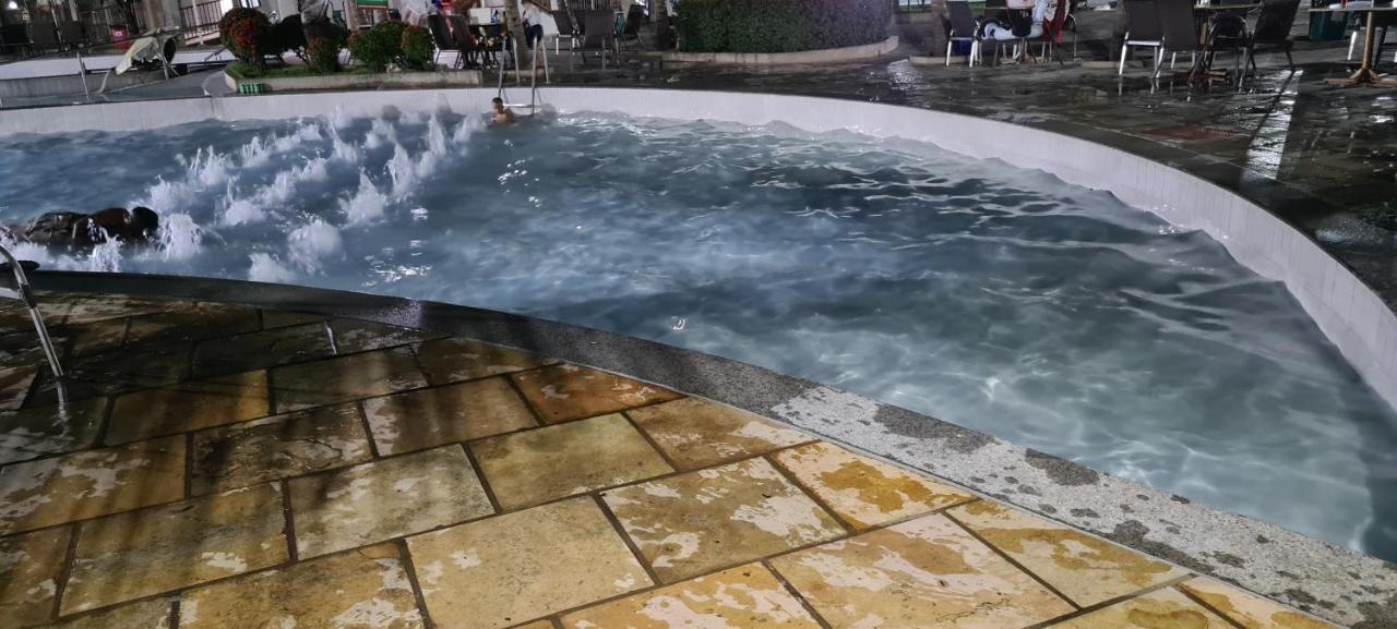 Thermas Lacqua Diroma Com Piscina De Ondas Gratis 24Horas كلدس نوفاس المظهر الخارجي الصورة